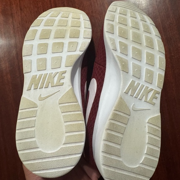 Nike Burgundy Sneakers with White Laces Womens Running Shoes - Picture 6 of 8